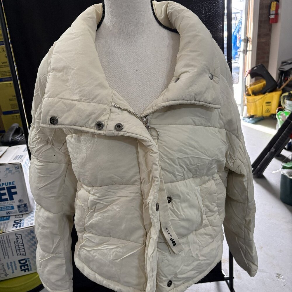 Oofwear The Shapes Lab Size 42 Cream Puffer Coat